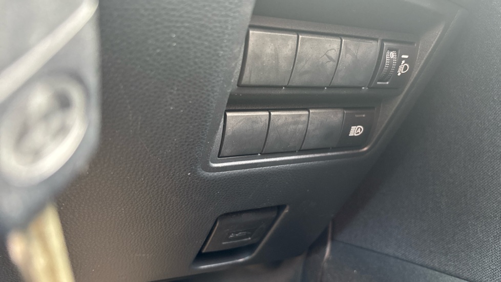 Toyota Yaris 1.5 Hybrid Design 5dr CVT Hybrid Hatchback - Image 35