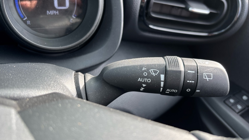 Toyota Yaris 1.5 Hybrid Design 5dr CVT Hybrid Hatchback - Image 36