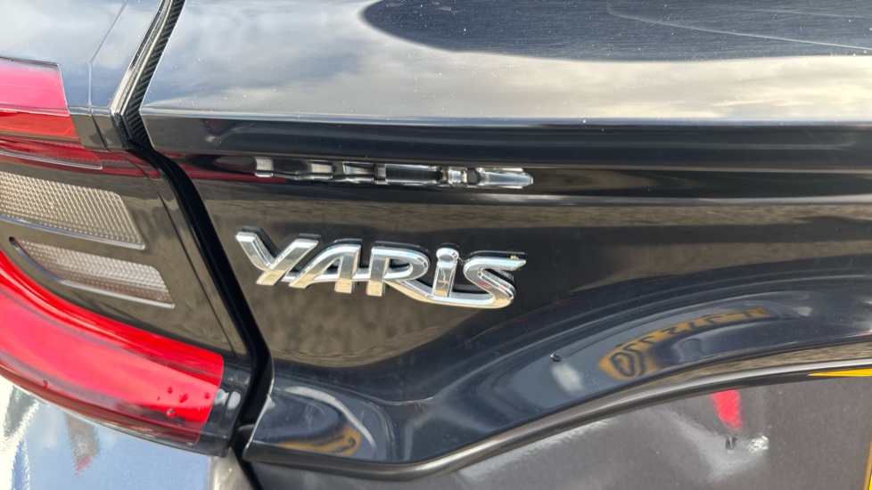 Toyota Yaris 1.5 Hybrid Design 5dr CVT Hybrid Hatchback - Image 40