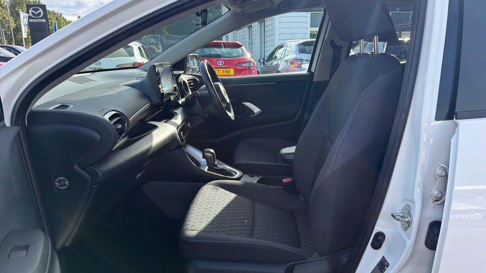 Toyota Yaris 1.5 Hybrid Design 5dr CVT Hybrid Hatchback - Image 5