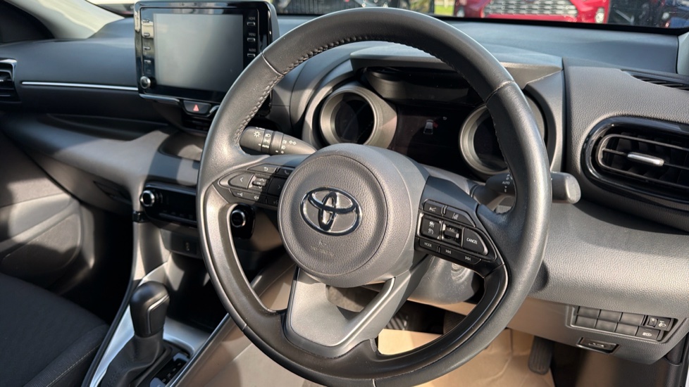 Toyota Yaris 1.5 Hybrid Design 5dr CVT Hybrid Hatchback - Image 7