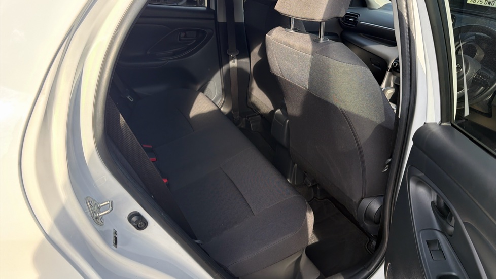 Toyota Yaris 1.5 Hybrid Design 5dr CVT Hybrid Hatchback - Image 8