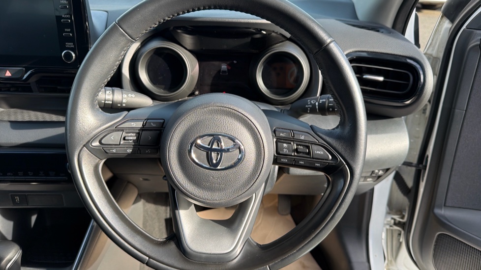 Toyota Yaris 1.5 Hybrid Design 5dr CVT Hybrid Hatchback - Image 10