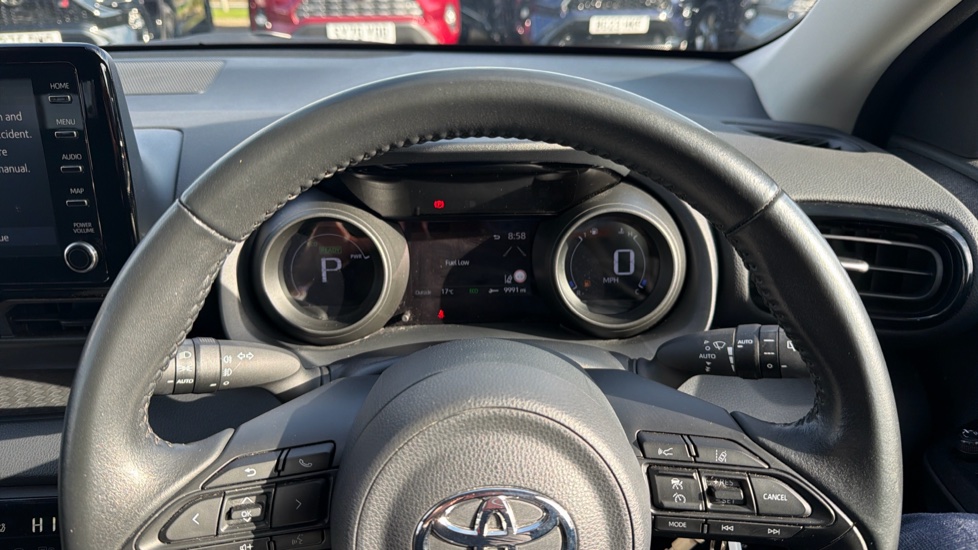 Toyota Yaris 1.5 Hybrid Design 5dr CVT Hybrid Hatchback - Image 11