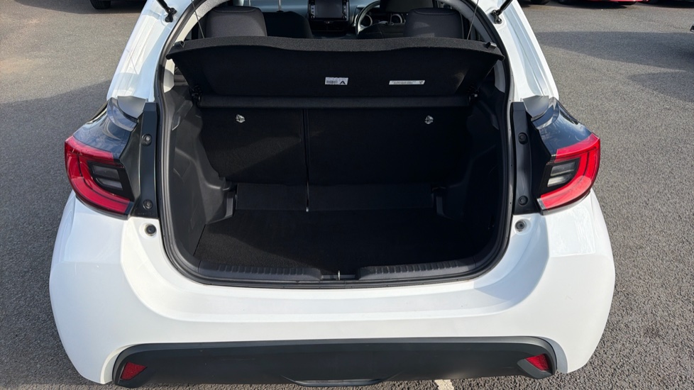 Toyota Yaris 1.5 Hybrid Design 5dr CVT Hybrid Hatchback - Image 13