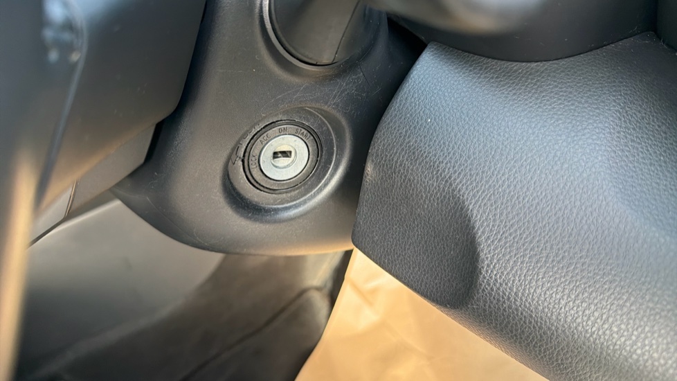Toyota Yaris 1.5 Hybrid Design 5dr CVT Hybrid Hatchback - Image 16