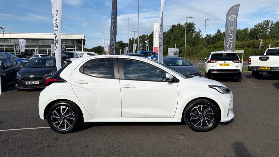 Toyota Yaris 1.5 Hybrid Design 5dr CVT Hybrid Hatchback - Image 23