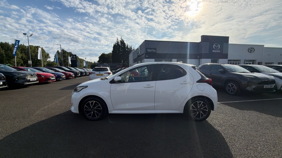 Toyota Yaris 1.5 Hybrid Design 5dr CVT Hybrid Hatchback - Image 24