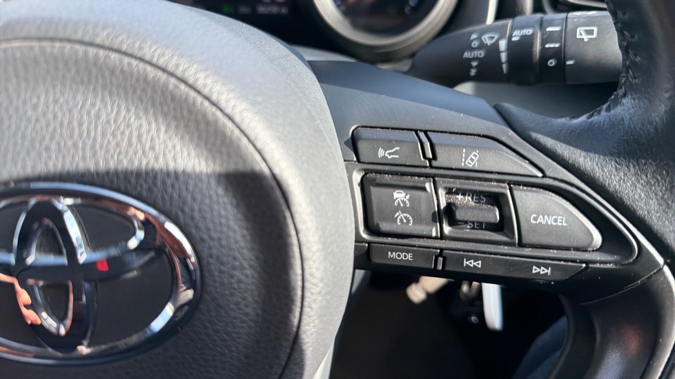 Toyota Yaris 1.5 Hybrid Design 5dr CVT Hybrid Hatchback - Image 33