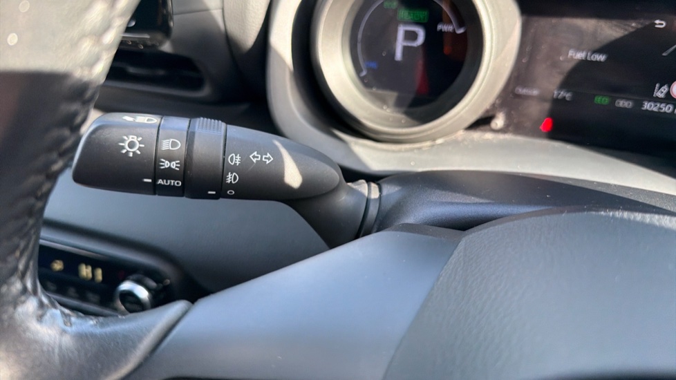 Toyota Yaris 1.5 Hybrid Design 5dr CVT Hybrid Hatchback - Image 35