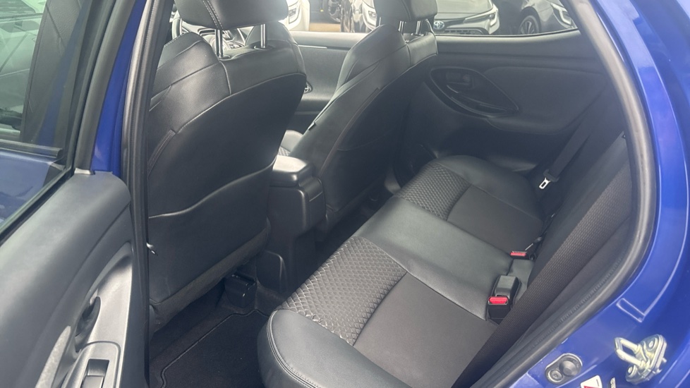 Toyota Yaris 1.5 Hybrid Dynamic 5dr CVT Hybrid Hatchback - Image 15