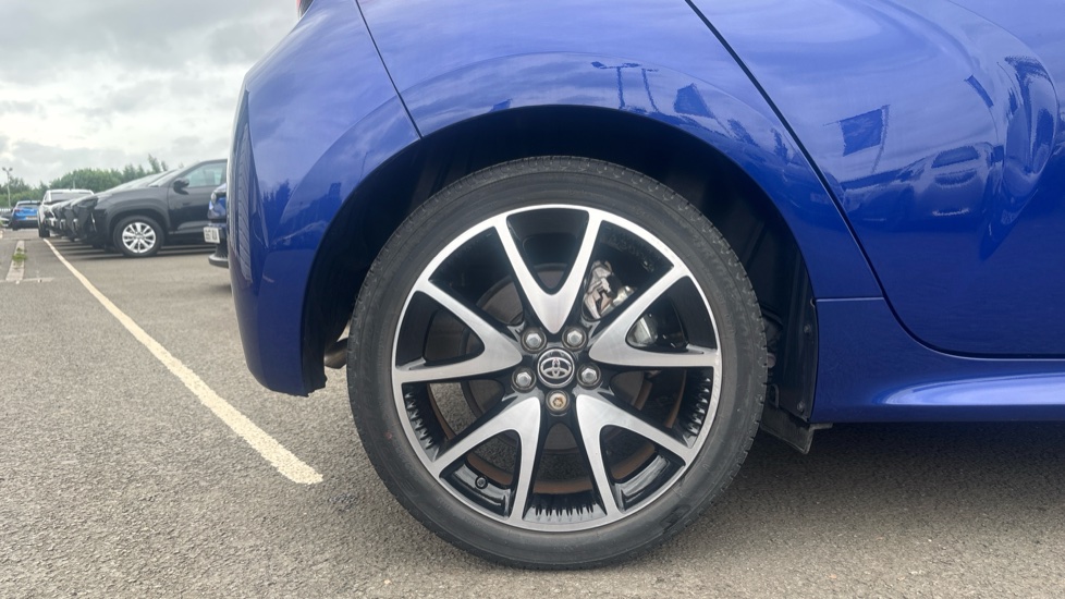 Toyota Yaris 1.5 Hybrid Dynamic 5dr CVT Hybrid Hatchback - Image 25