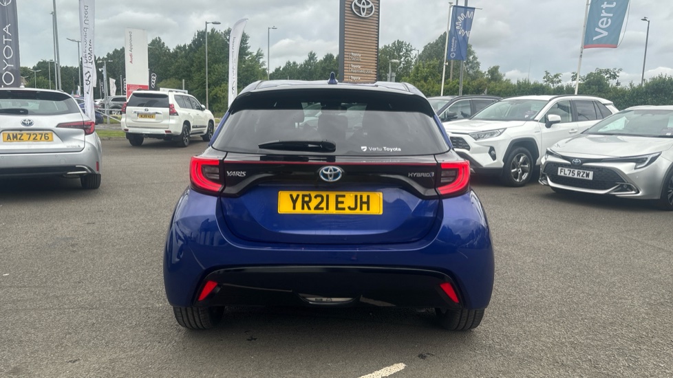 Toyota Yaris 1.5 Hybrid Dynamic 5dr CVT Hybrid Hatchback - Image 26