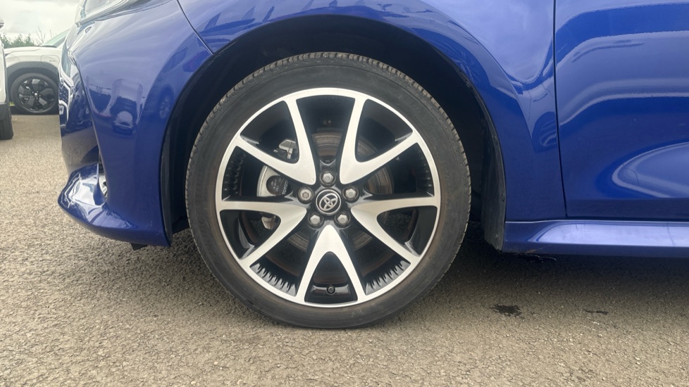 Toyota Yaris 1.5 Hybrid Dynamic 5dr CVT Hybrid Hatchback - Image 30