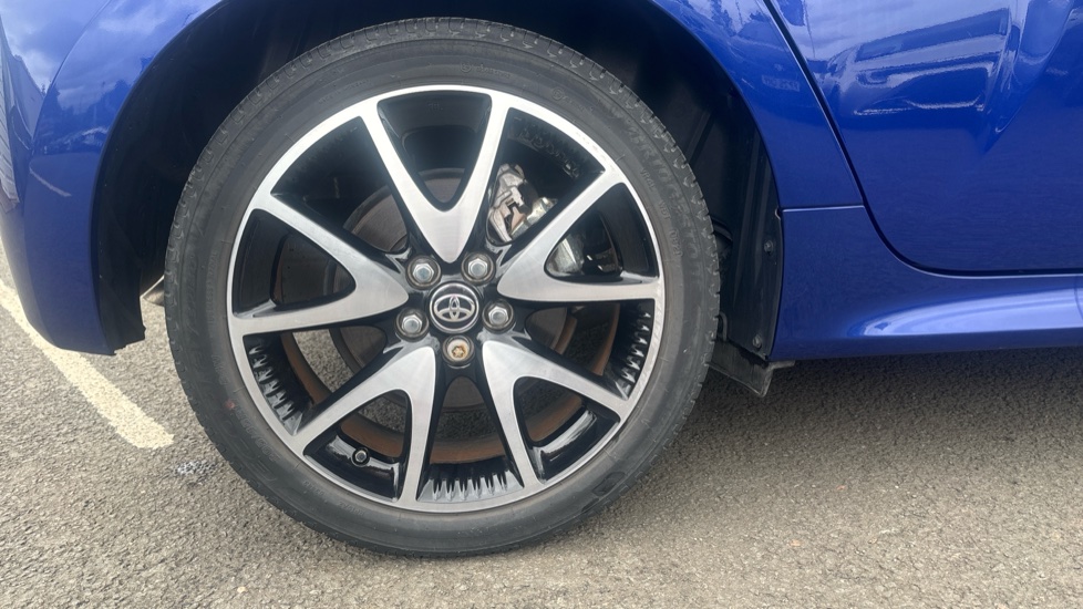 Toyota Yaris 1.5 Hybrid Dynamic 5dr CVT Hybrid Hatchback - Image 31