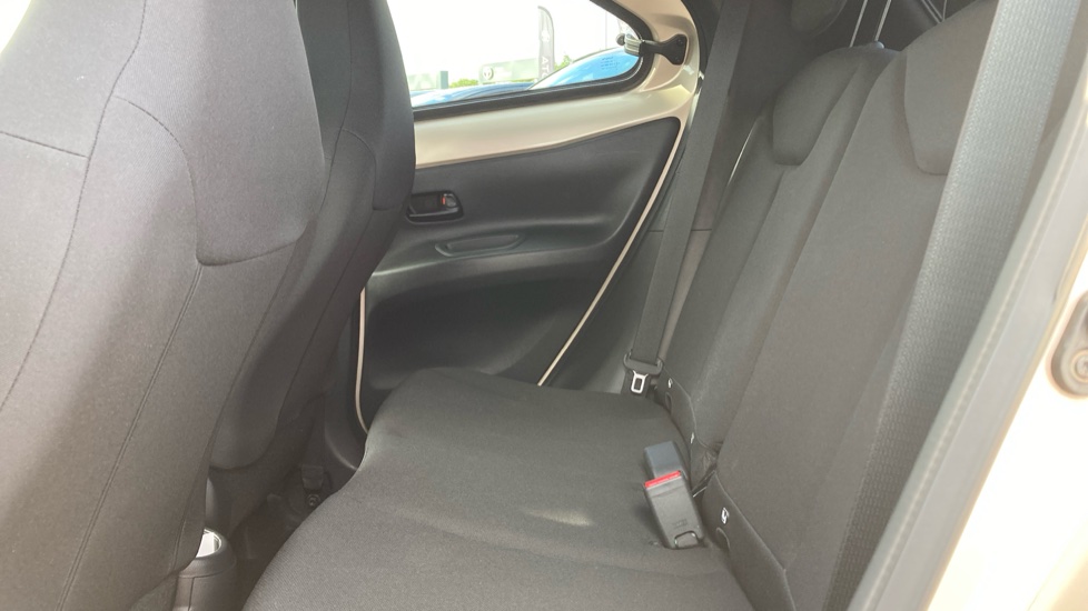 Toyota Aygo X 1.0 VVT-i Edge 5dr Auto Petrol Hatchback - Image 15