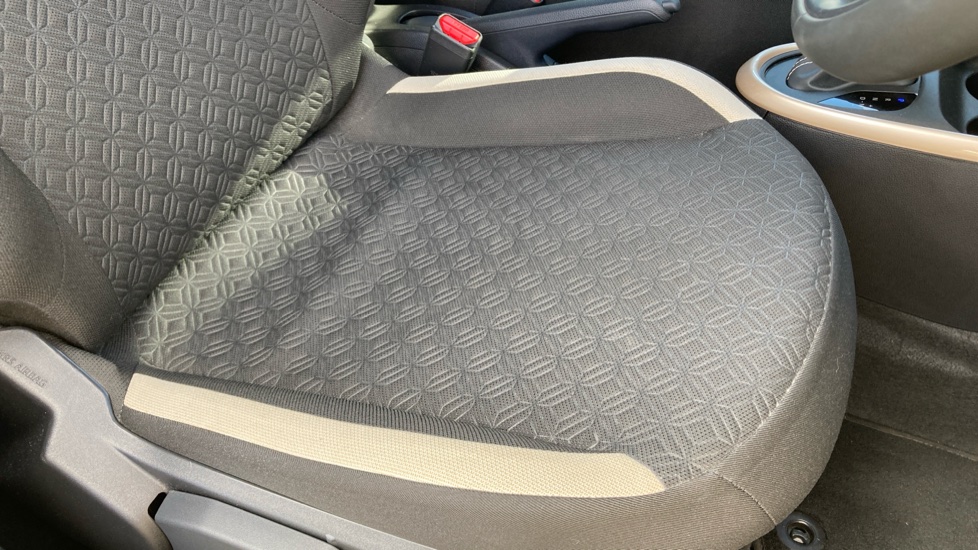 Toyota Aygo X 1.0 VVT-i Edge 5dr Auto Petrol Hatchback - Image 17