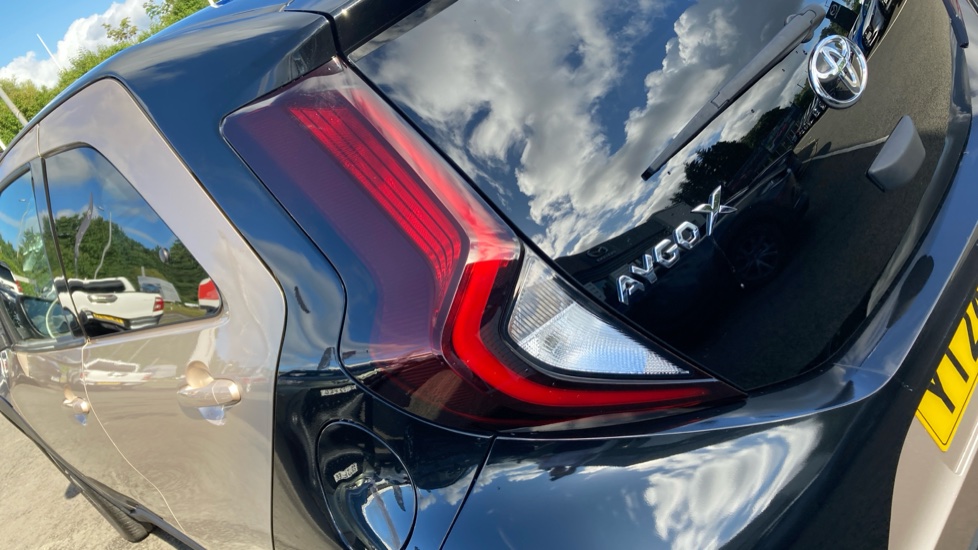 Toyota Aygo X 1.0 VVT-i Edge 5dr Auto Petrol Hatchback - Image 21