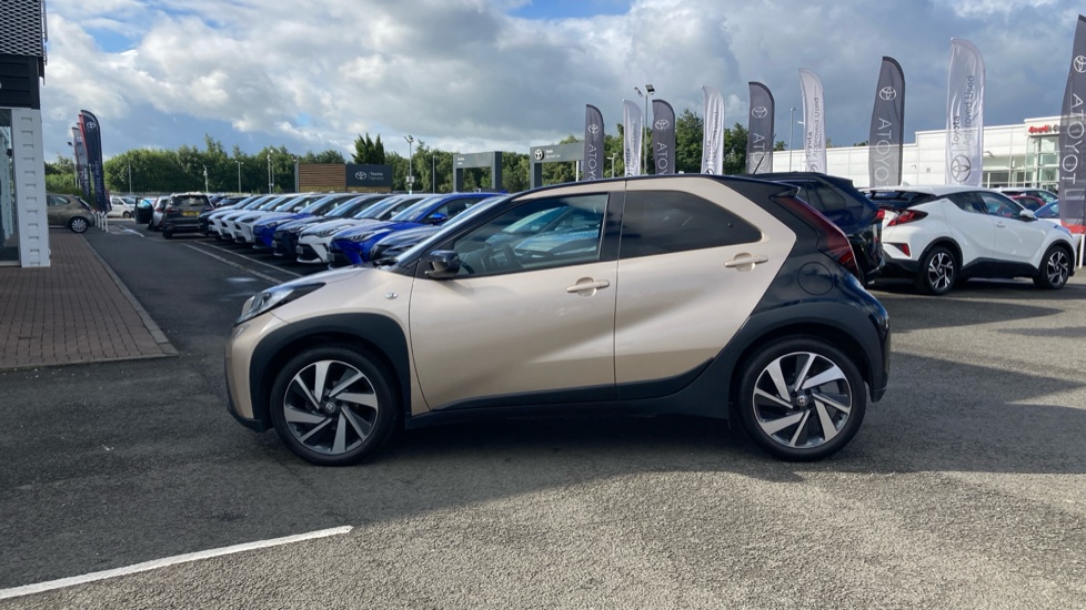 Toyota Aygo X 1.0 VVT-i Edge 5dr Auto Petrol Hatchback - Image 24