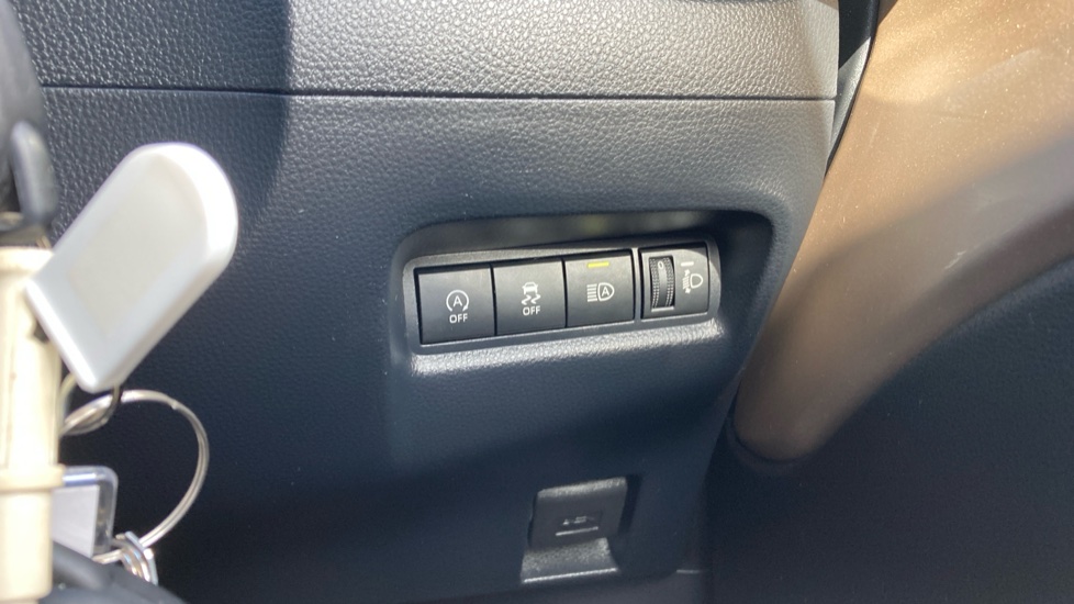 Toyota Aygo X 1.0 VVT-i Edge 5dr Auto Petrol Hatchback - Image 33