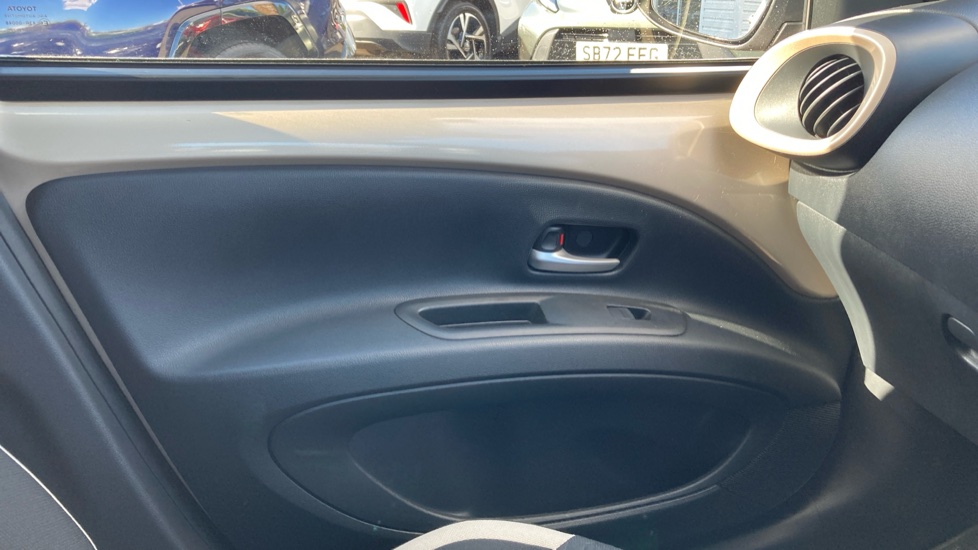 Toyota Aygo X 1.0 VVT-i Edge 5dr Auto Petrol Hatchback - Image 35