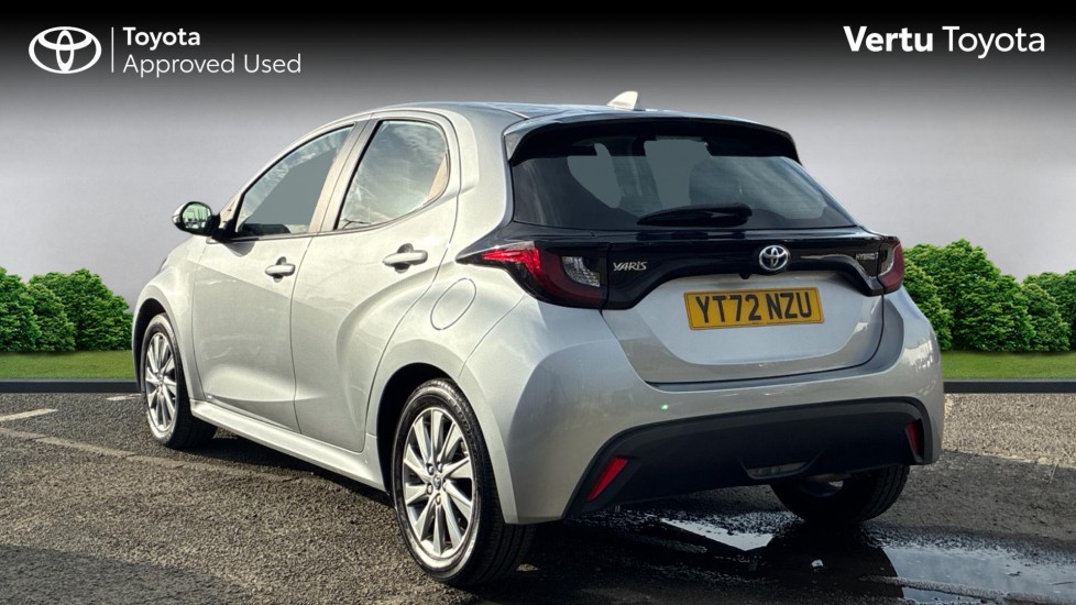 Toyota Yaris 1.5 Hybrid Icon 5dr CVT Hybrid Hatchback - Image 4