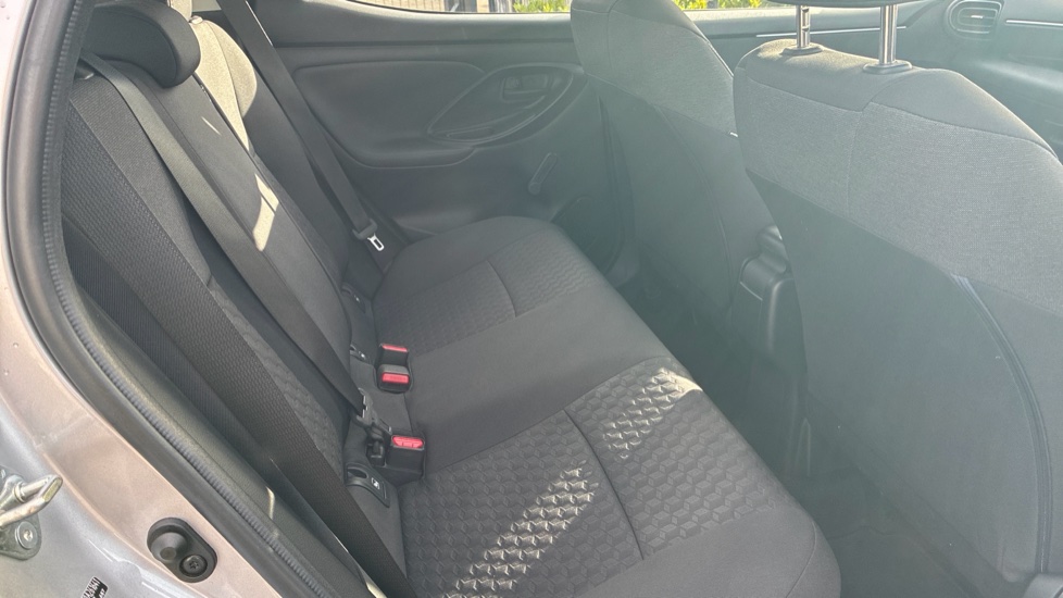 Toyota Yaris 1.5 Hybrid Icon 5dr CVT Hybrid Hatchback - Image 8