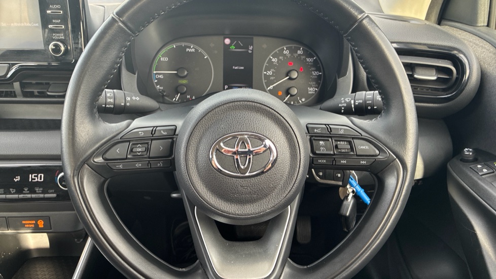 Toyota Yaris 1.5 Hybrid Icon 5dr CVT Hybrid Hatchback - Image 10