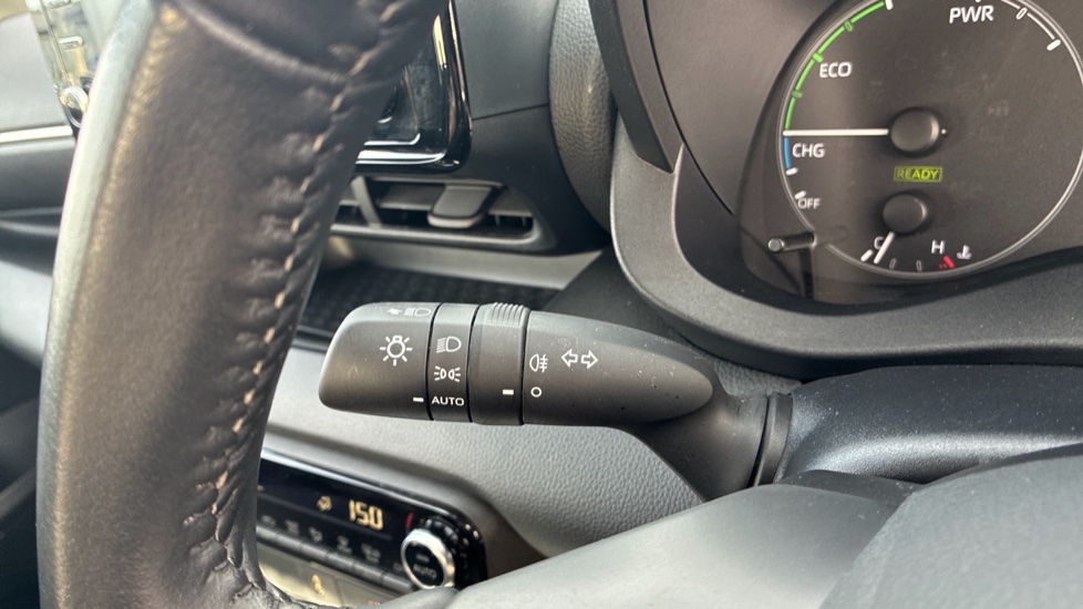 Toyota Yaris 1.5 Hybrid Icon 5dr CVT Hybrid Hatchback - Image 34