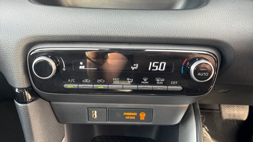 Toyota Yaris 1.5 Hybrid Icon 5dr CVT Hybrid Hatchback - Image 36