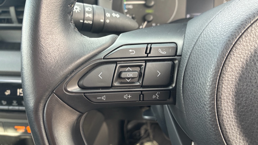 Toyota Yaris 1.5 Hybrid Icon 5dr CVT Hybrid Hatchback - Image 40