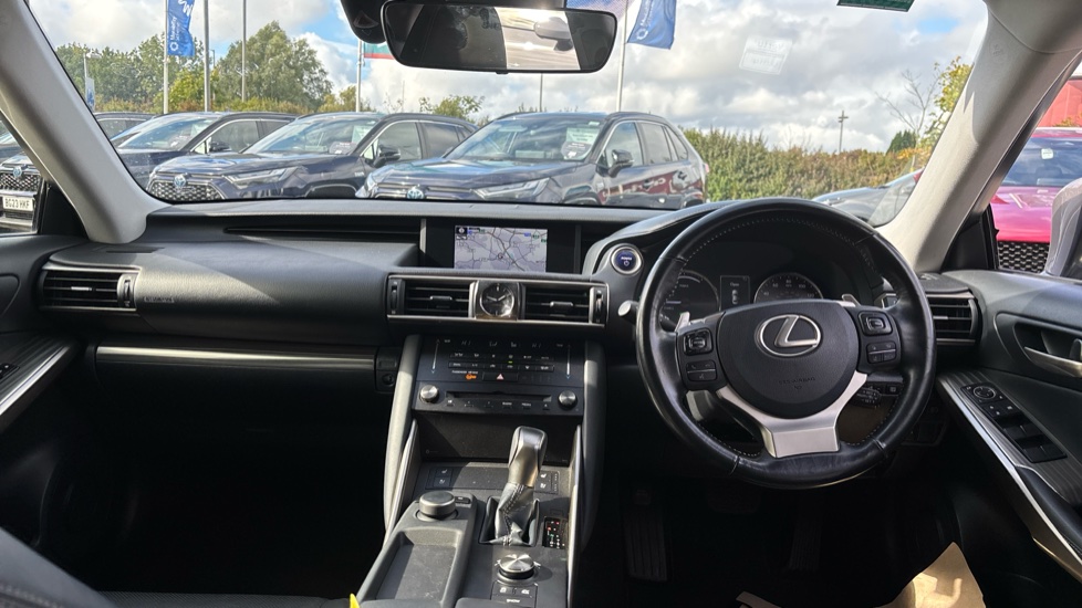 Lexus IS 300h Advance 4dr CVT Auto Hybrid Saloon - Image 10