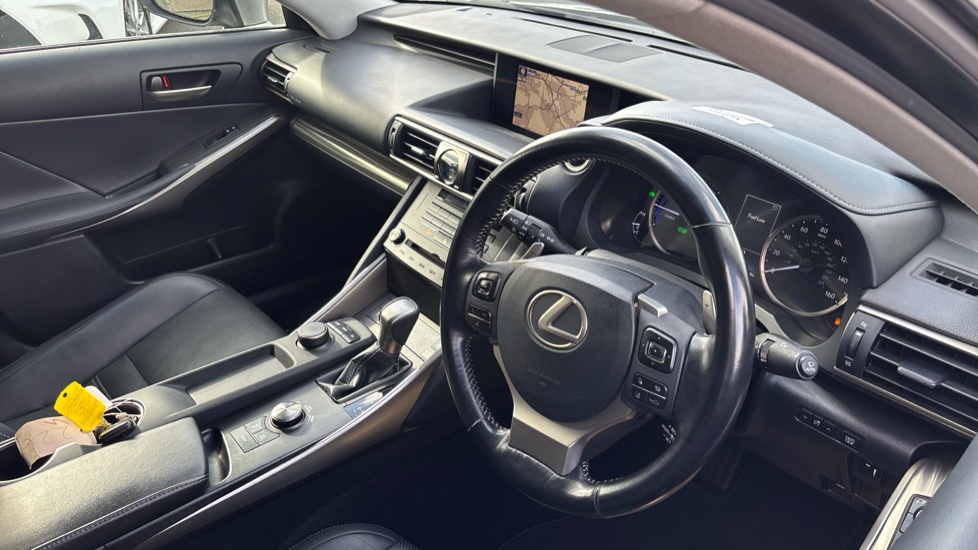 Lexus IS 300h Advance 4dr CVT Auto Hybrid Saloon - Image 11