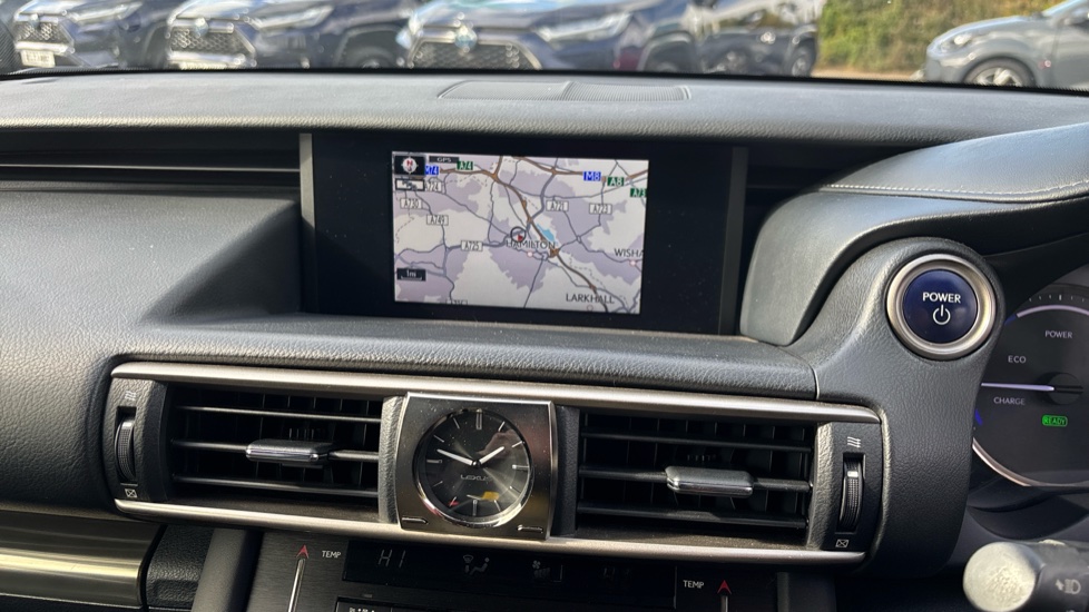 Lexus IS 300h Advance 4dr CVT Auto Hybrid Saloon - Image 12