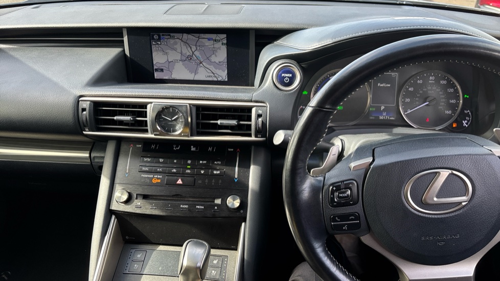 Lexus IS 300h Advance 4dr CVT Auto Hybrid Saloon - Image 14