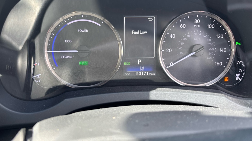 Lexus IS 300h Advance 4dr CVT Auto Hybrid Saloon - Image 18