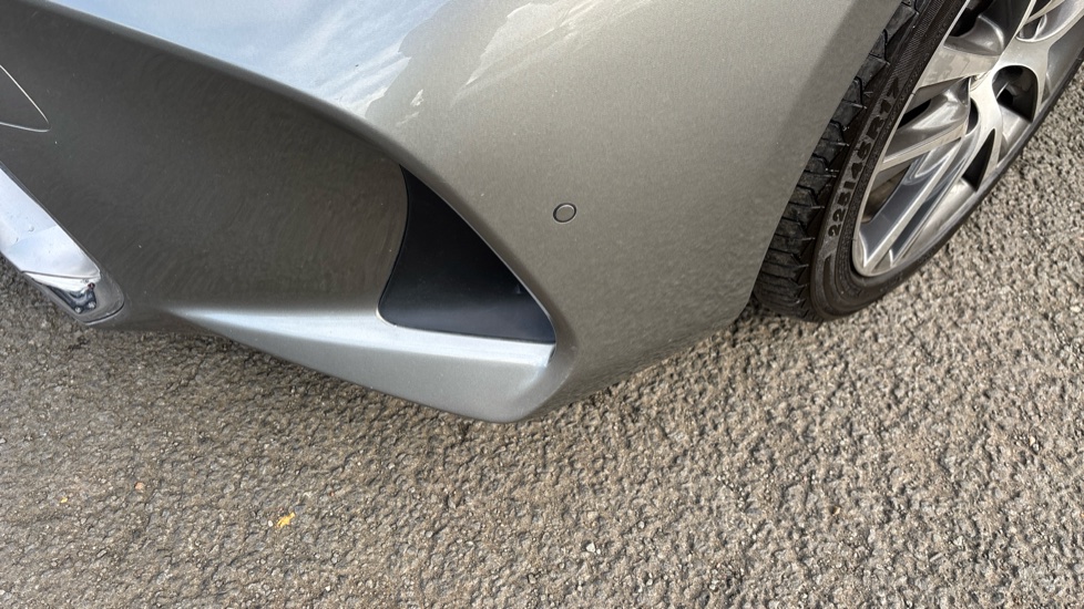 Lexus IS 300h Advance 4dr CVT Auto Hybrid Saloon - Image 24