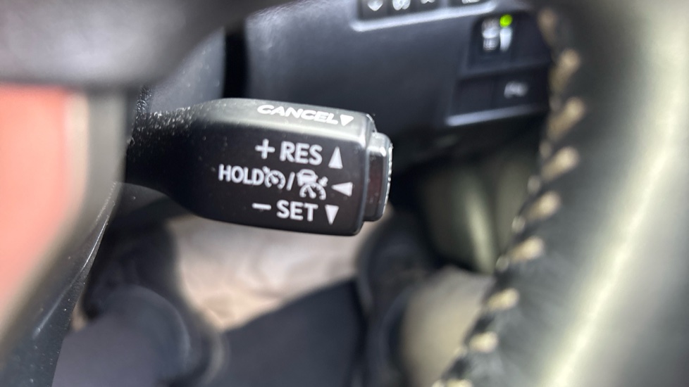 Lexus IS 300h Advance 4dr CVT Auto Hybrid Saloon - Image 35