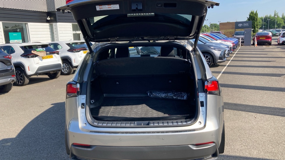 Lexus NX 300h 2.5 F-Sport 5dr CVT Hybrid Estate - Image 4