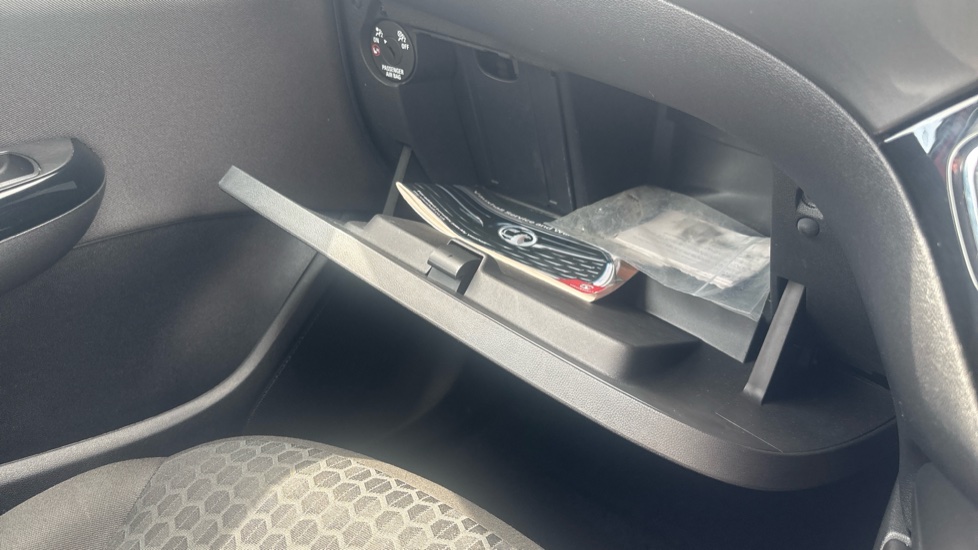 Vauxhall Corsa 1.4 [75] Energy 5dr [AC] Petrol Hatchback - Image 32
