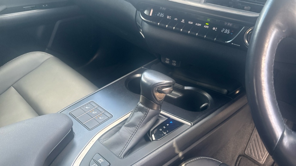Lexus UX 250h 2.0 F-Sport Design 5dr CVT Hybrid Hatchback - Image 13