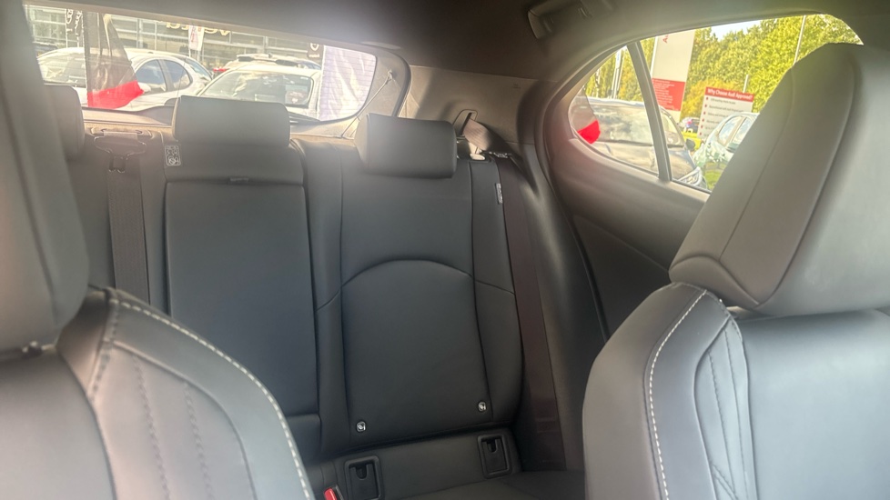 Lexus UX 250h 2.0 F-Sport Design 5dr CVT Hybrid Hatchback - Image 15