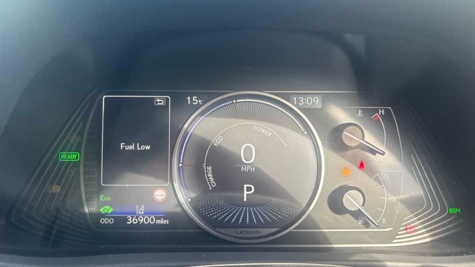 Lexus UX 250h 2.0 F-Sport Design 5dr CVT Hybrid Hatchback - Image 18