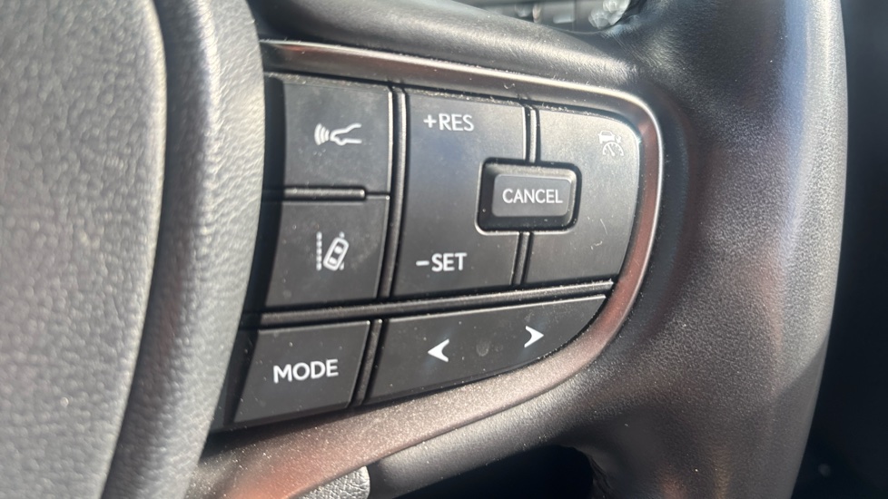 Lexus UX 250h 2.0 F-Sport Design 5dr CVT Hybrid Hatchback - Image 22