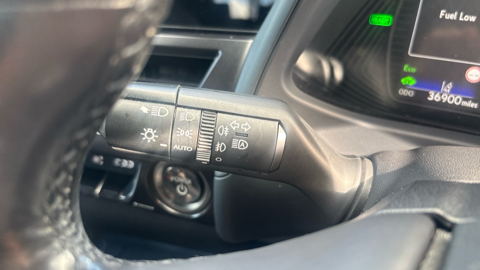 Lexus UX 250h 2.0 F-Sport Design 5dr CVT Hybrid Hatchback - Image 23