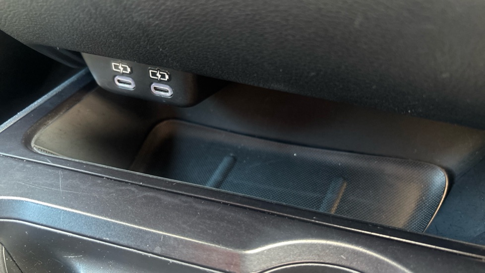Lexus UX 250h 2.0 F-Sport Design 5dr CVT Hybrid Hatchback - Image 31