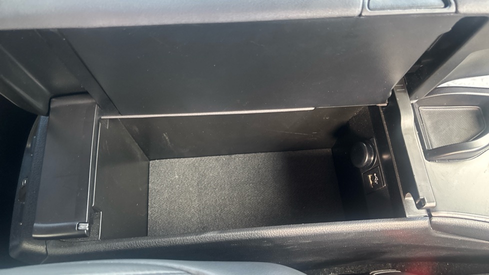 Lexus UX 250h 2.0 F-Sport Design 5dr CVT Hybrid Hatchback - Image 35