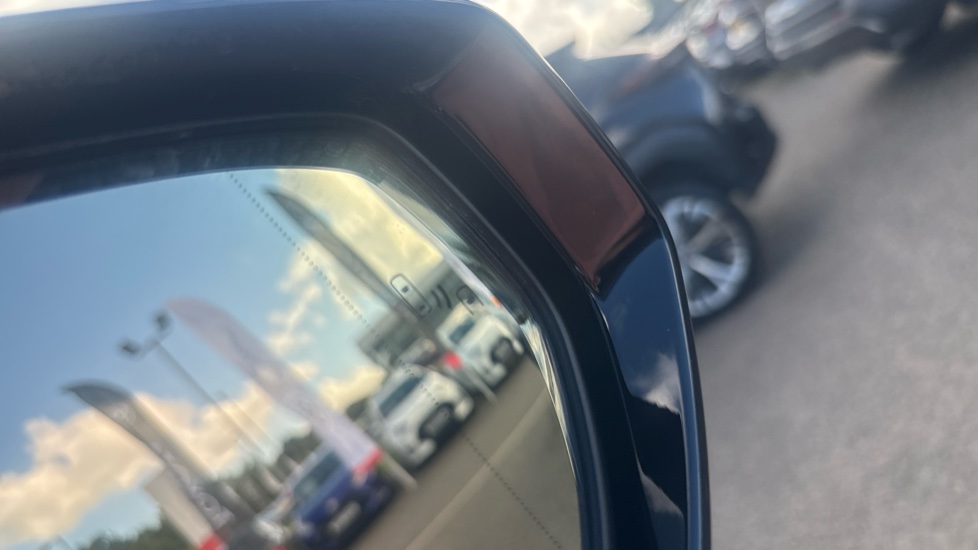 Lexus UX 250h 2.0 F-Sport Design 5dr CVT Hybrid Hatchback - Image 39