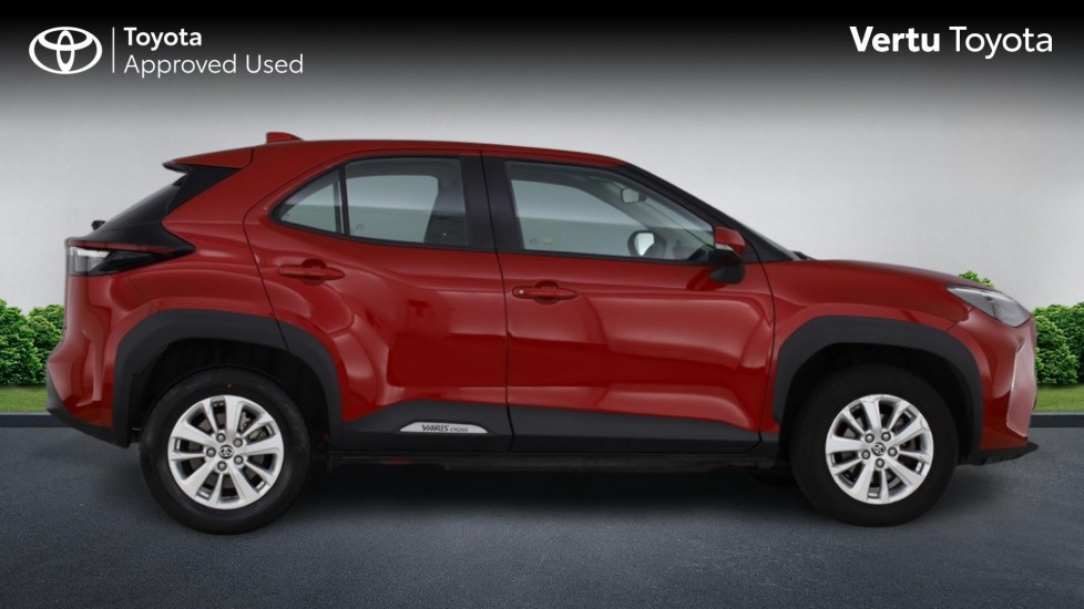 Toyota Yaris Cross 1.5 Hybrid Icon 5dr CVT Hybrid Estate - Image 23