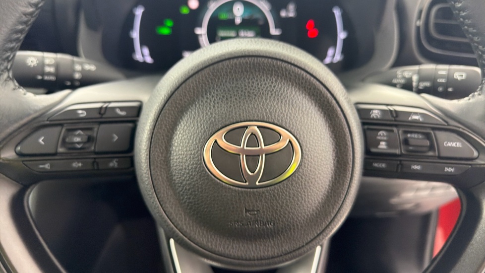 Toyota Yaris Cross 1.5 Hybrid Icon 5dr CVT Hybrid Estate - Image 10
